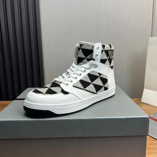 Prada Cloudbust সাদা কালো হাই টপ গ্লসি লেদার লাইফস্টাইল স্নিকার্স