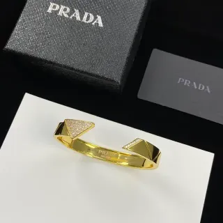Prada سوار مفتوح كف جيومتريك بافيه كريستال ذهبي