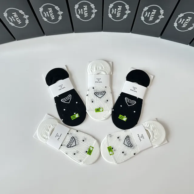 Prada Logo-Embroidered Polka Dot Low-Cut Ankle Socks 8