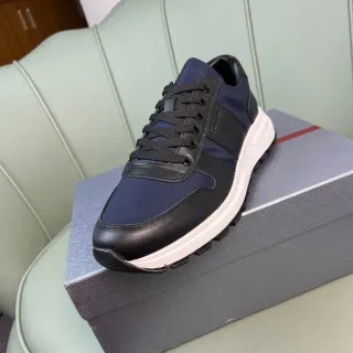 Prada Navy Black Upper de material mixto Contraste Estilo de vida Sneakers