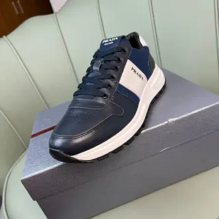 Prada Navy White Cuir et Maille Panelée Supérieure Rayures Logo Bold Sneakers Lifestyle