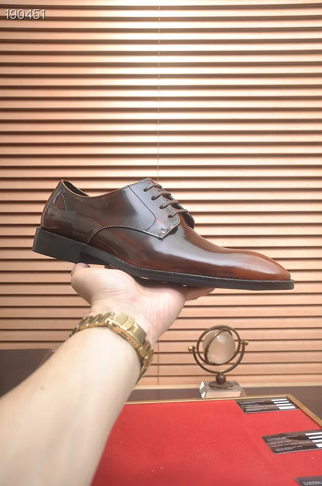 Prada Sapatos Oxford Marrom Polido com Bico de Gorra 6