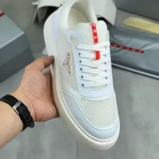 Prada Blanc Rouge Maille Cuir Tige Plaque Triangulaire Logo Sneakers Lifestyle