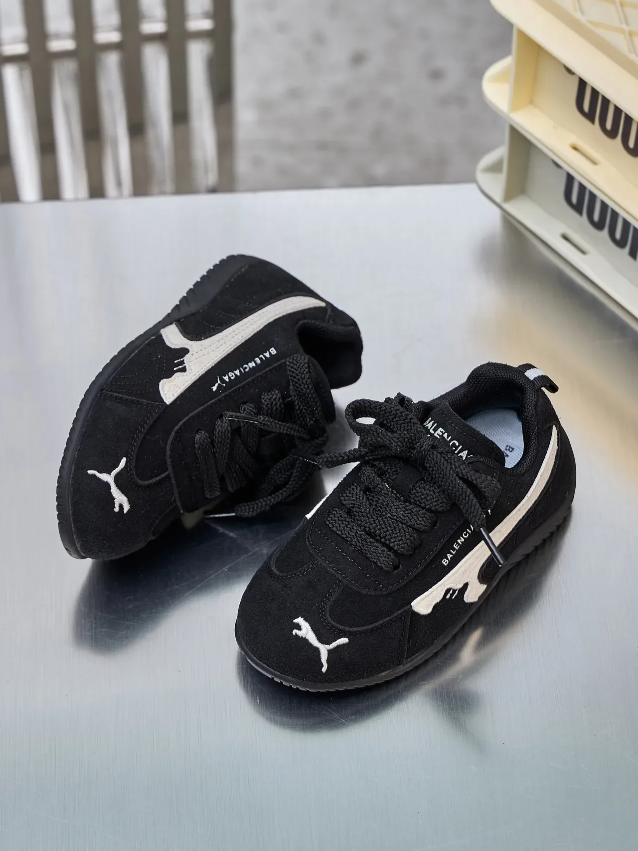 Puma بيج أسود سويد علوي مستوحى من السباقات خط أسلوب حياة حذاء رياضي 7