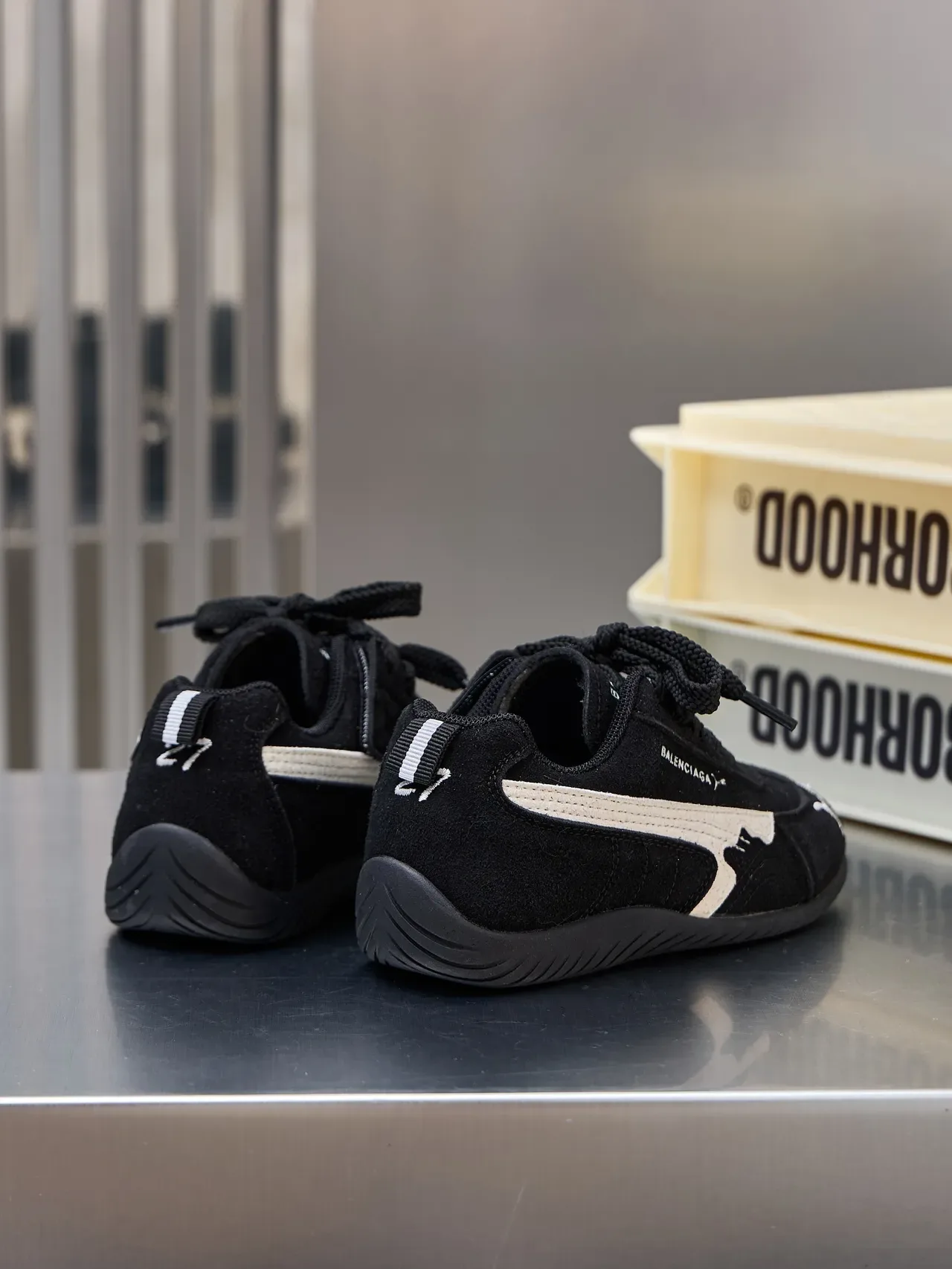 Puma بيج أسود سويد علوي مستوحى من السباقات خط أسلوب حياة حذاء رياضي 9