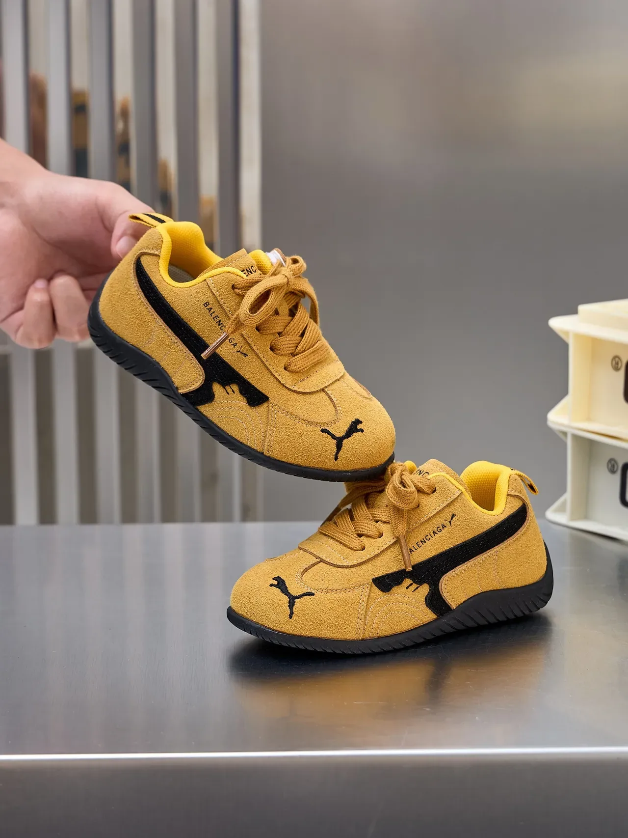 Puma بيج أسود سويد علوي مستوحى من السباقات خط أسلوب حياة حذاء رياضي 11