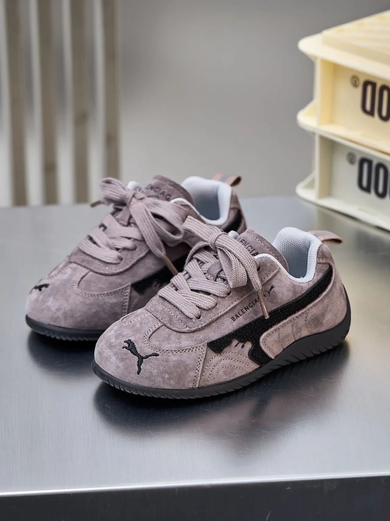 Puma بيج أسود سويد علوي مستوحى من السباقات خط أسلوب حياة حذاء رياضي 16