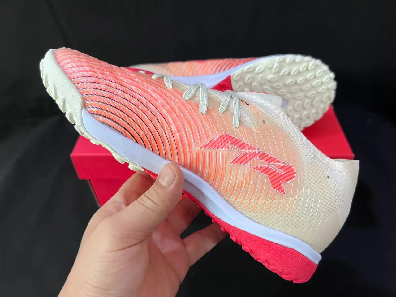 Puma Future Z Beige Pink Upper en tricot malla gradient gazon artificiel chaussures de soccer 4