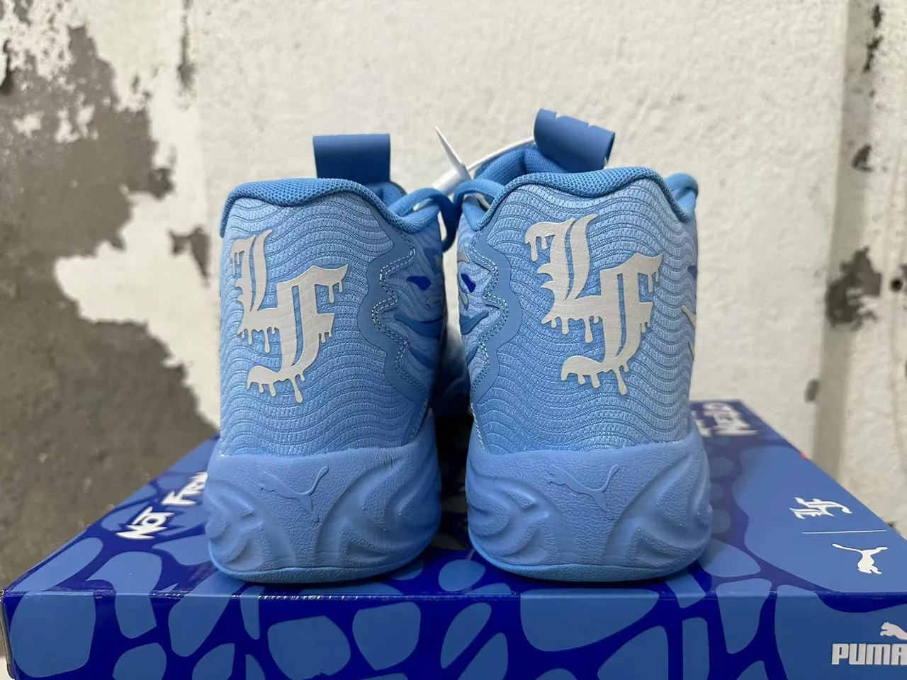 Puma MB.01 Bleu Blanc Haut Sculpté Onde Semelle Intermédiaire Chaussures de Basketball 2