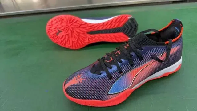 Puma Multicolor Red Knit Upper Gradient Indoor Soccer Shoes 1