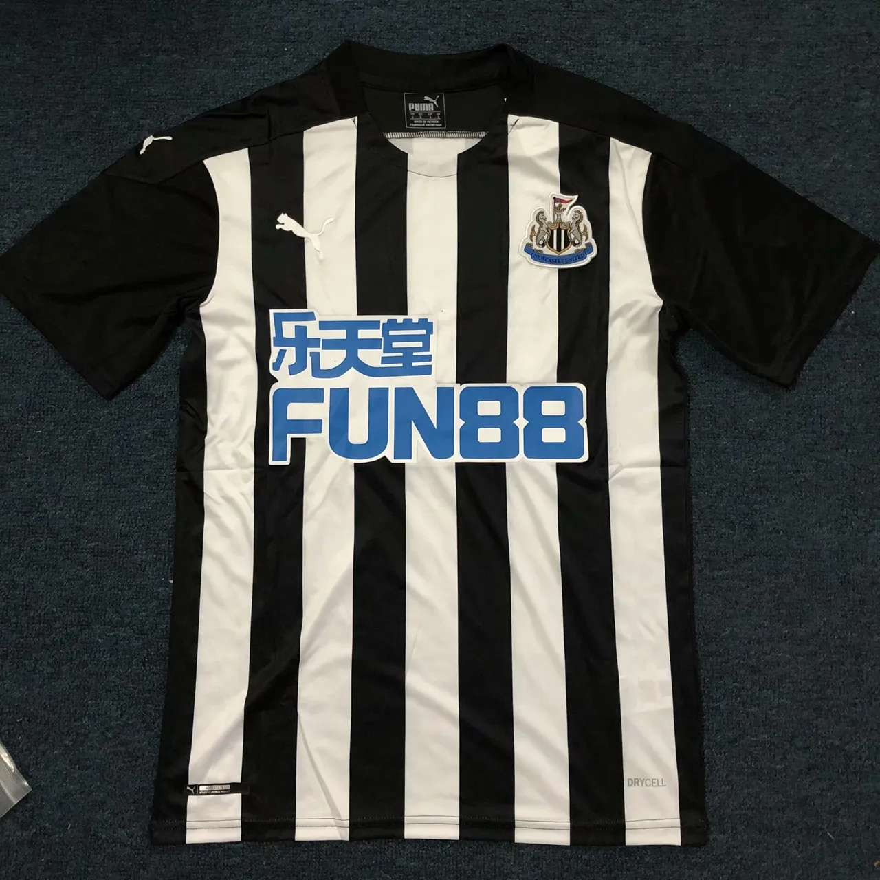 Puma Newcastle United Maillot de football à rayures noires et blanches 3