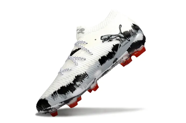 Puma Blanc Noir Chaussure à Encolure Chaussante Haut Tricoté Graphiques Brushstroke Terrain-Firme Chaussures de Football 3