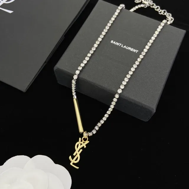 Saint Laurent Colar com Corrente de Prata e Ouro com Cristais Incrustados, Pingente com Monograma YSL 4