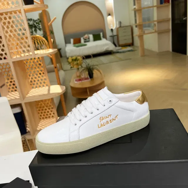 Sneakers lifestyle Saint Laurent blanches et dorées brodées 4