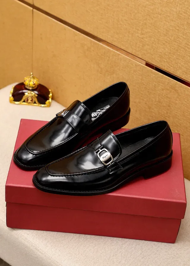 Salvatore Ferragamo Gancini Loafer Black Glossy Leather Loafers 7