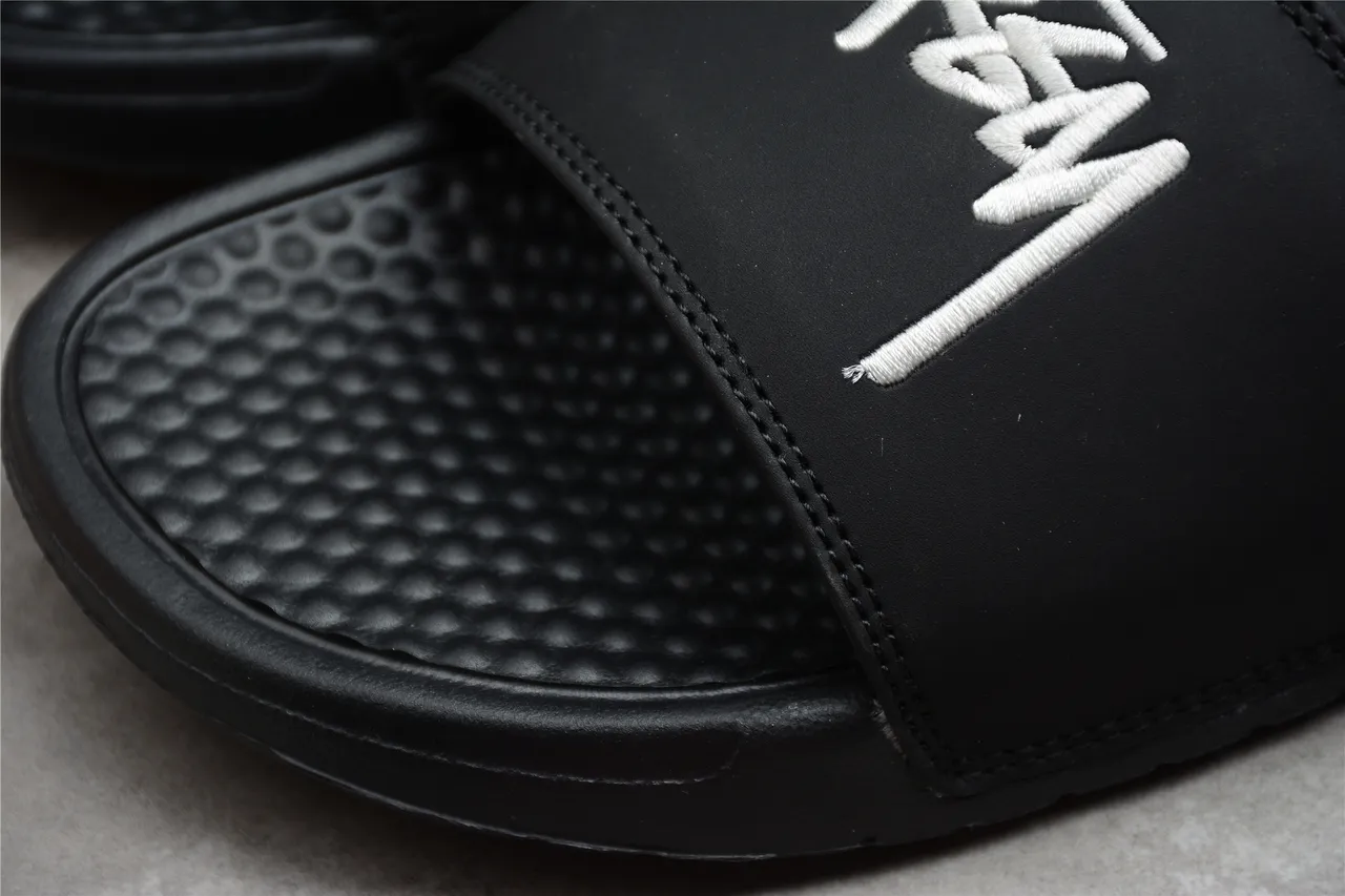 Stussy x Nike Benassi JDI صندل أسود 6