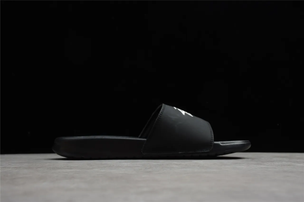 Stussy x Nike Benassi JDI صندل أسود 10