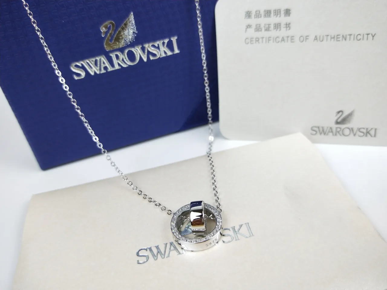 Swarovski Collier Pendentif à Cristal Circulaire Pavé Rotatif 2