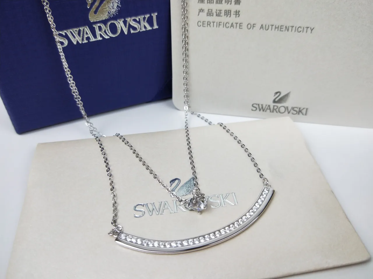 Swarovski Dazzling Swan Crystal Arc Pendant Necklace 2