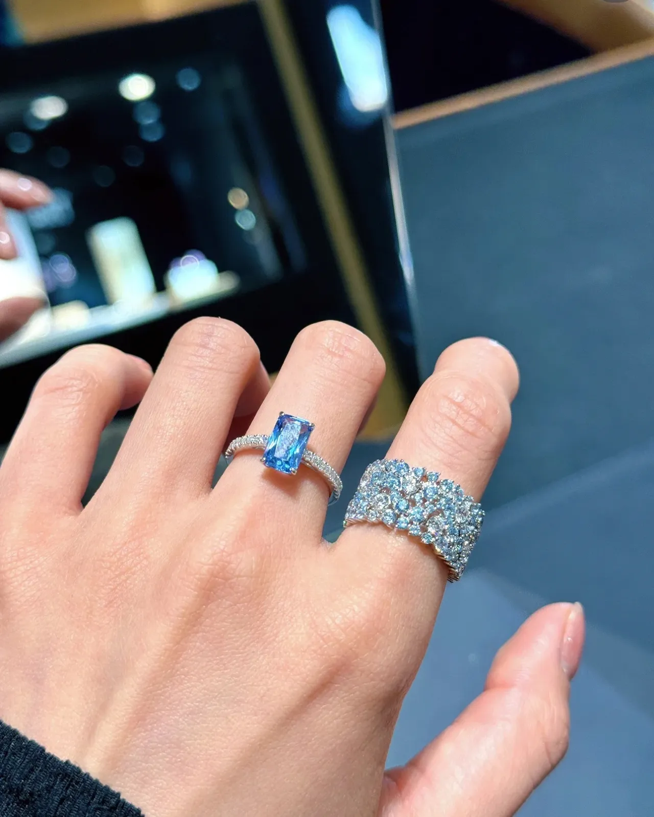 Tiffany & Co. Bague à large bande en diamants Pavé à multiples rangées 2