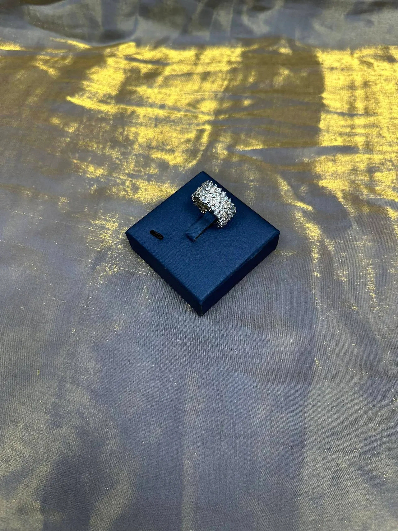 Tiffany & Co. Bague à large bande en diamants Pavé à multiples rangées 8