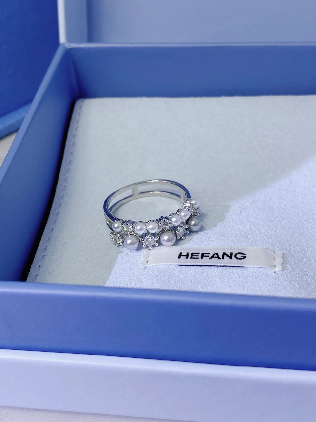 Tiffany & Co. Bague de perles et diamants empilée 9