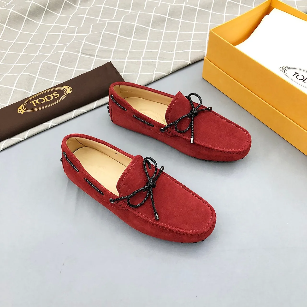 Tod's Rope Bow Loafer Rouge Noir Daim Dessus Détail Loafer 2