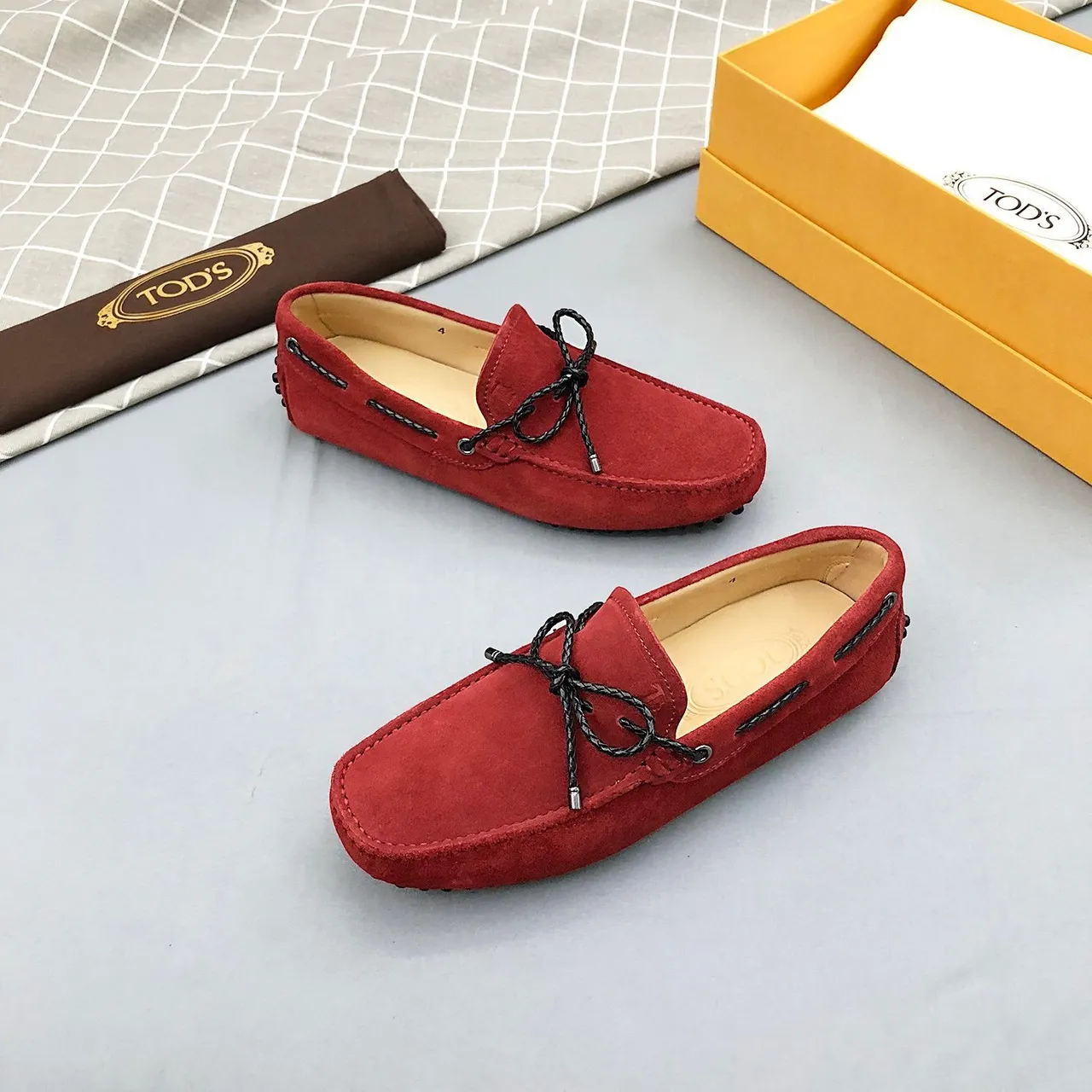Tod's Rope Bow Loafer Rouge Noir Daim Dessus Détail Loafer 4
