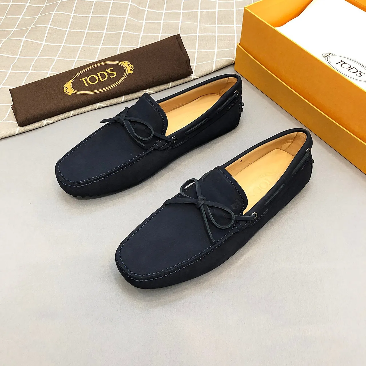 Tod's Gommino Loafer Navy Beige Cuir suédé partie supérieure Nœud papillon vamp Loafer 2