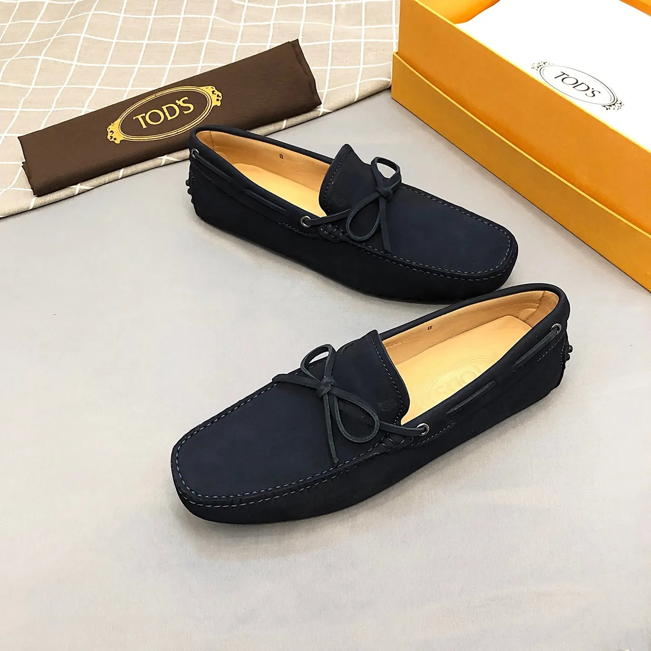 Tod's Gommino Loafer Navy Beige Cuir suédé partie supérieure Nœud papillon vamp Loafer 3