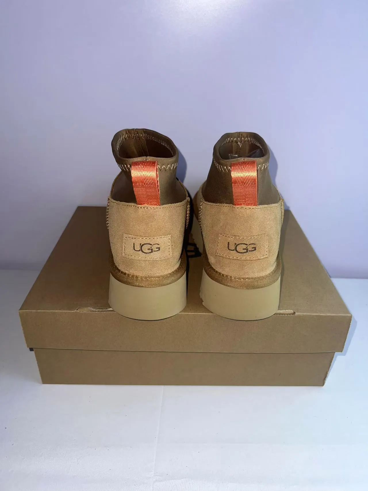 UGG भूरा स्लिप ऑन प्लेटफॉर्म सोल एंकल बूट्स 5
