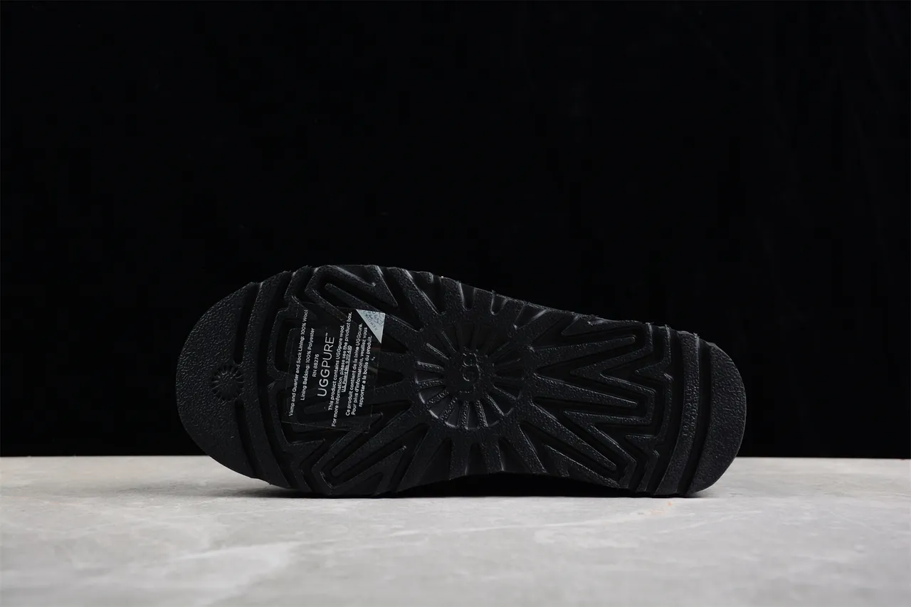 UGG Classic Lace-Up Star Black Snow Boots 7
