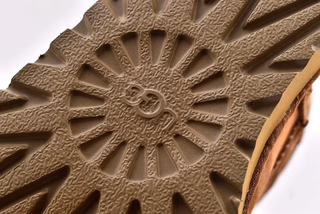 UGG Classic Mini Chestnut Suede Snow Boots 7