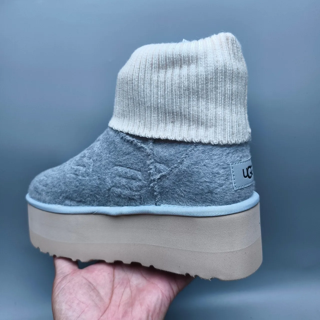 UGG Gray Beige Platform Sole Ribbed Knit Cuff Snow Boots 4