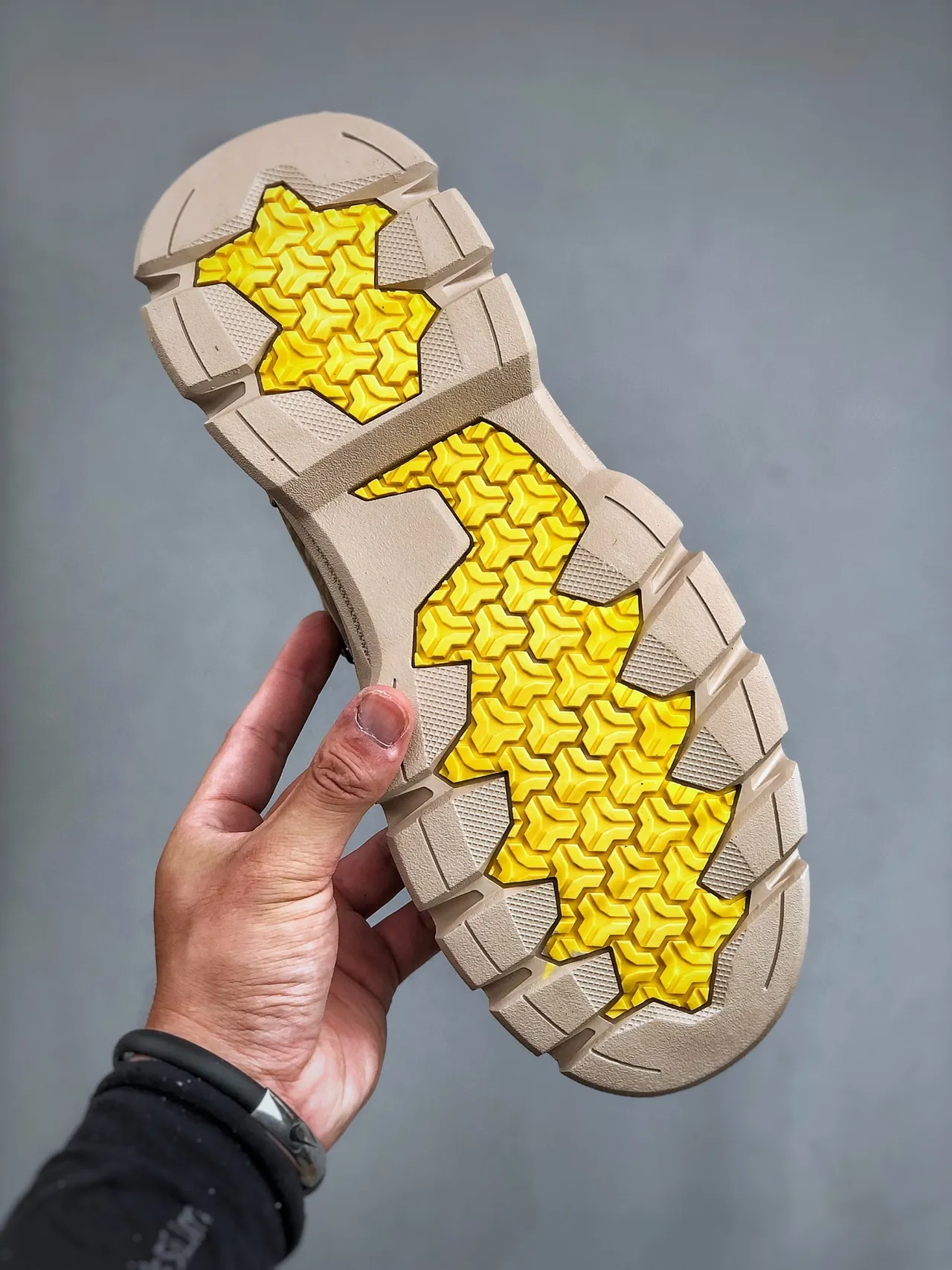 UGG लेस-अप सुड वर्क बूट 2