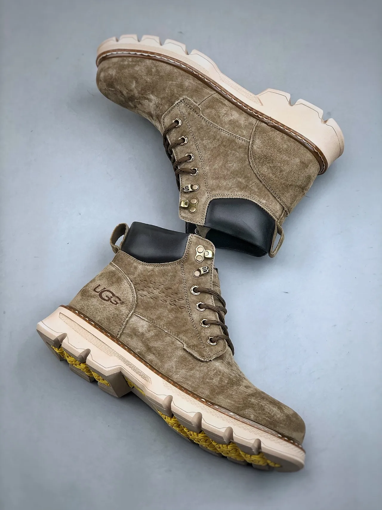 UGG लेस-अप सुड वर्क बूट 4