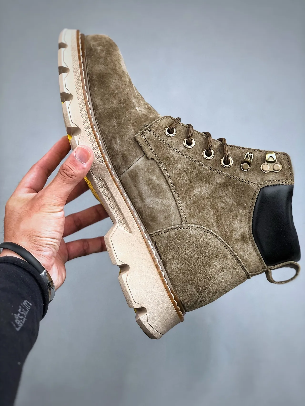 UGG लेस-अप सुड वर्क बूट 7