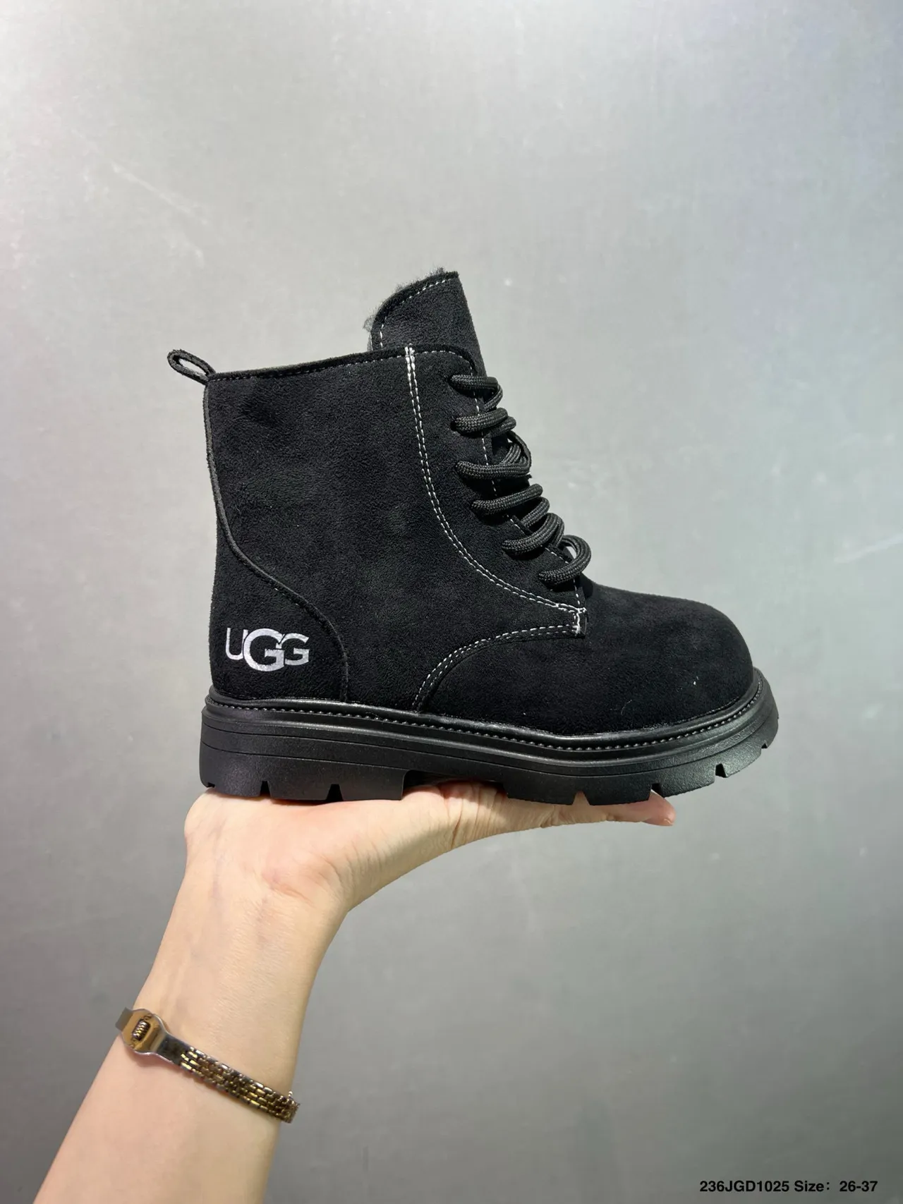 UGG 麂皮系带踝靴 9