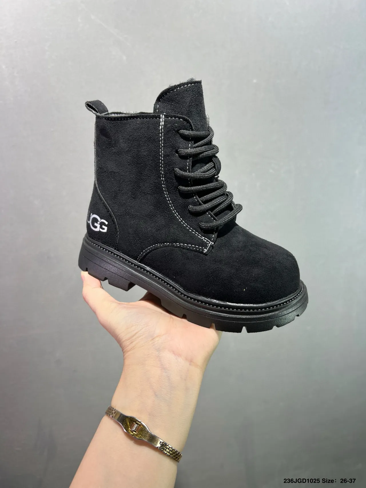 UGG 麂皮系带踝靴 11