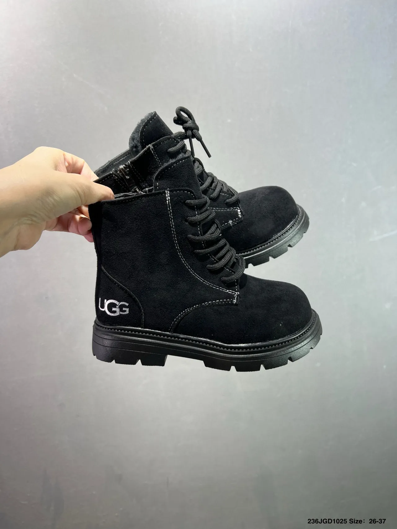 UGG 麂皮系带踝靴 14