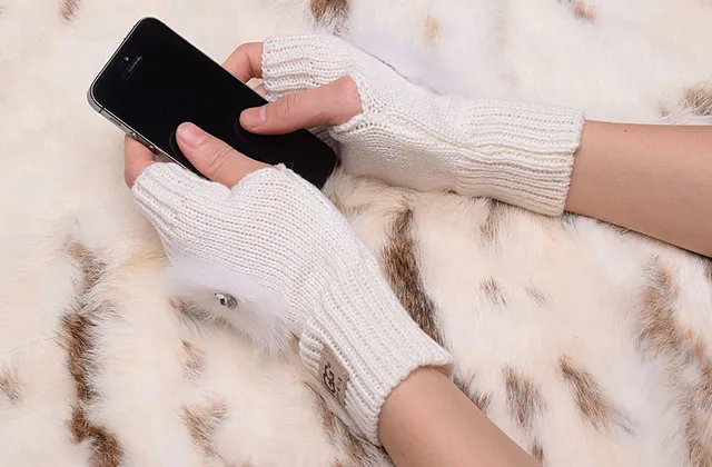 UGG Tasman Black Fingerless Ribbed Cuff Knit Gloves 7