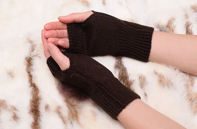 UGG Tasman Black Fingerless Ribbed Cuff Knit Gloves 15