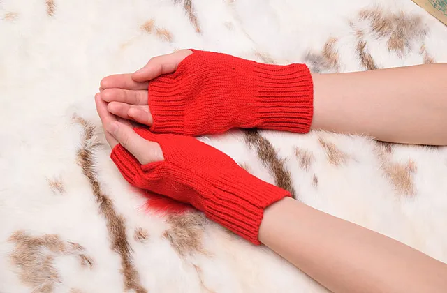 UGG Tasman Black Fingerless Ribbed Cuff Knit Gloves 19