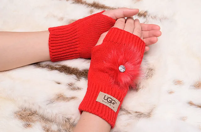 UGG Tasman Black Fingerless Ribbed Cuff Knit Gloves 21