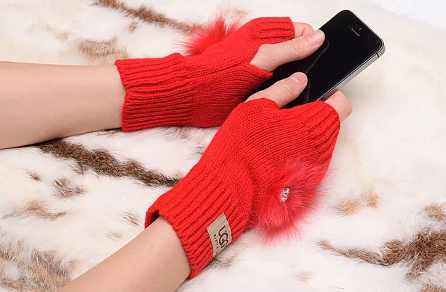 UGG Tasman Black Fingerless Ribbed Cuff Knit Gloves 22