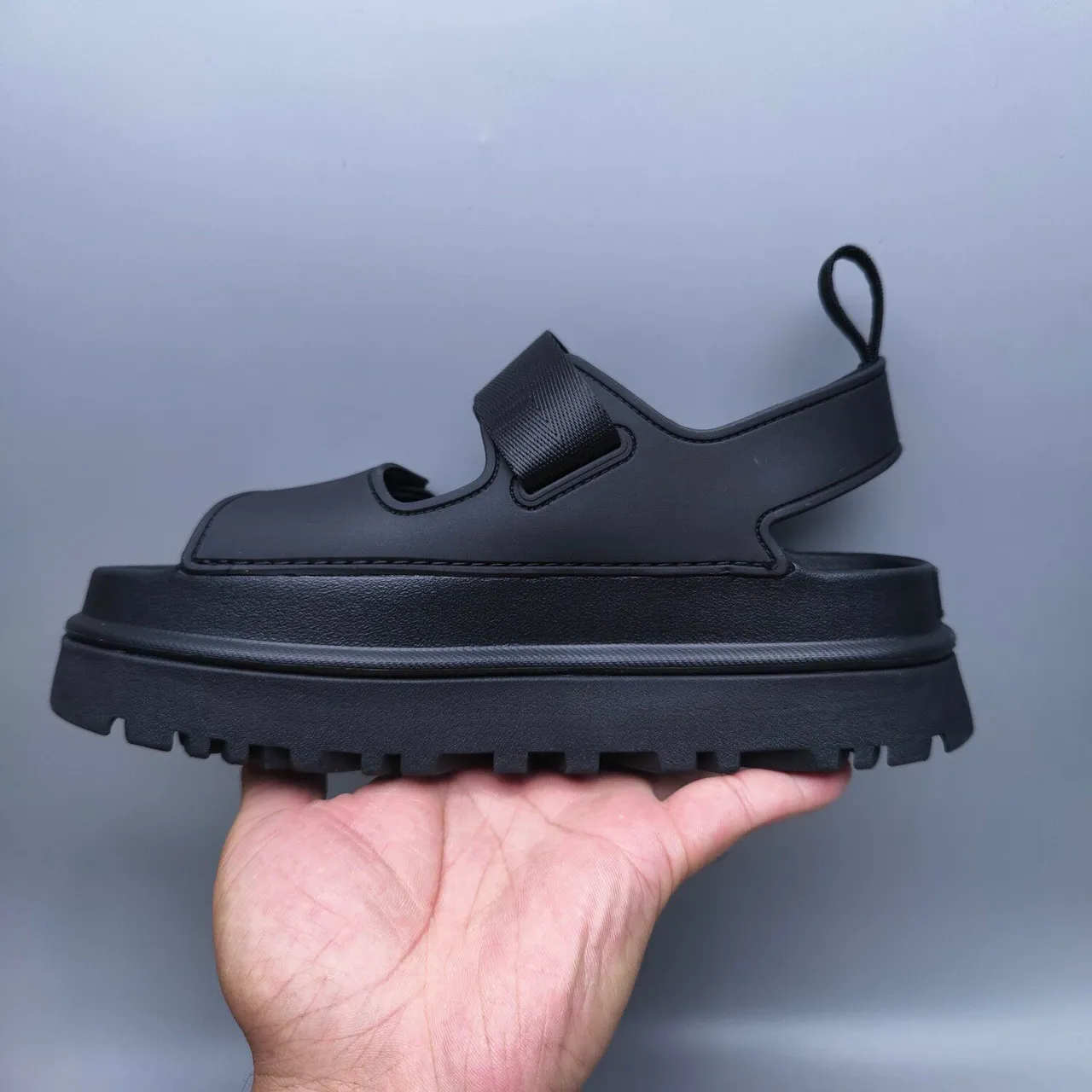 UGG Tasman Black Platform Sole Dual Strap Closure Casual Sandals 7
