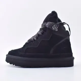 UGG Tasman Botas de Nieve de Ante Negro forradas con piel de cordero