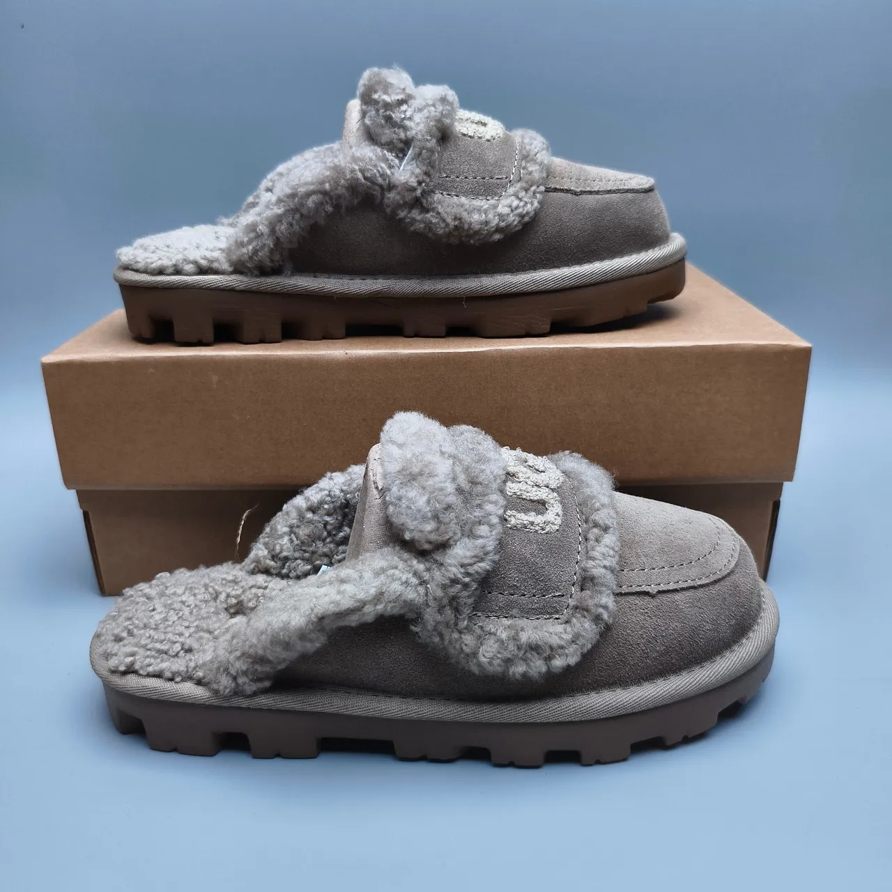 UGG Tasman حذاء كاجوال سويد أعلى رمادي بني ليننج شيرلينج وحزام 5
