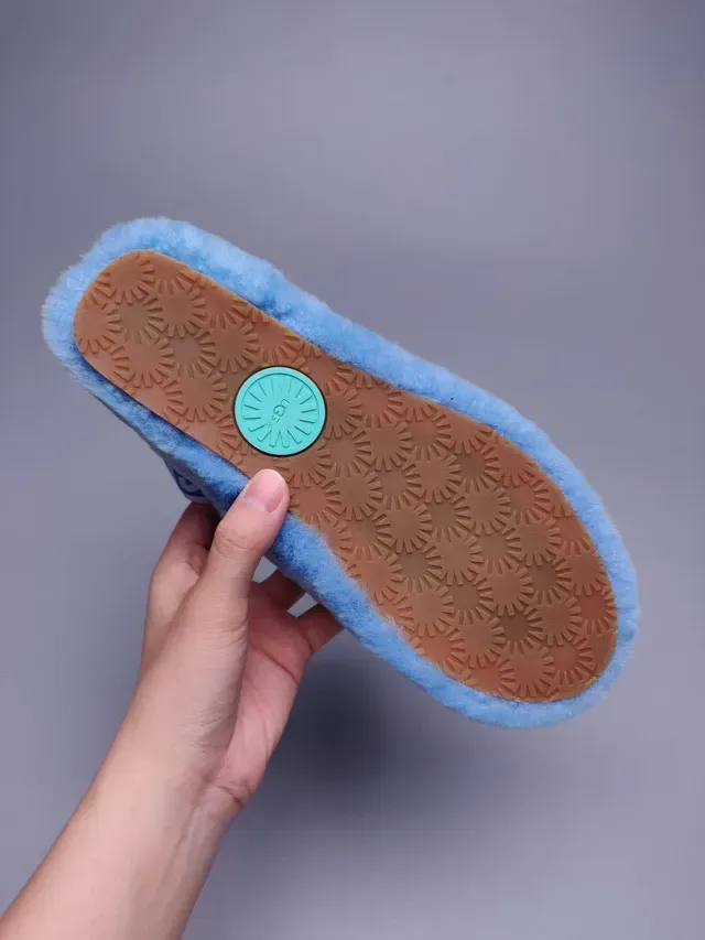 UGG Tasman أزرق فاتح فرو ناعم صندل منزلي 6