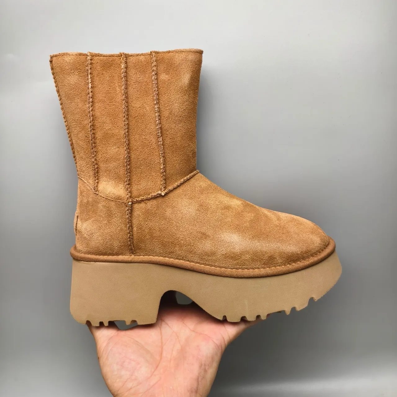 UGG Tasman প্ল্যাটফর্ম এনকেল বুট 2